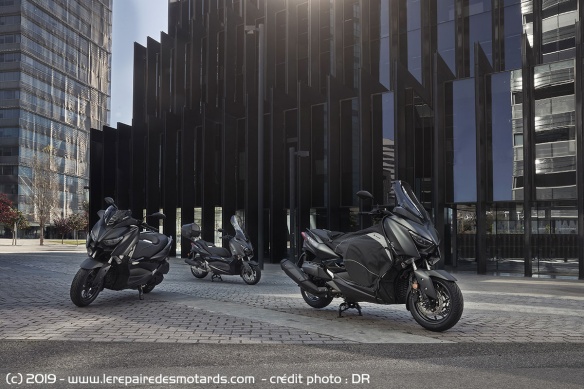 Versions standard, sport et Urban du Yamaha Xmax 300 Iron Max