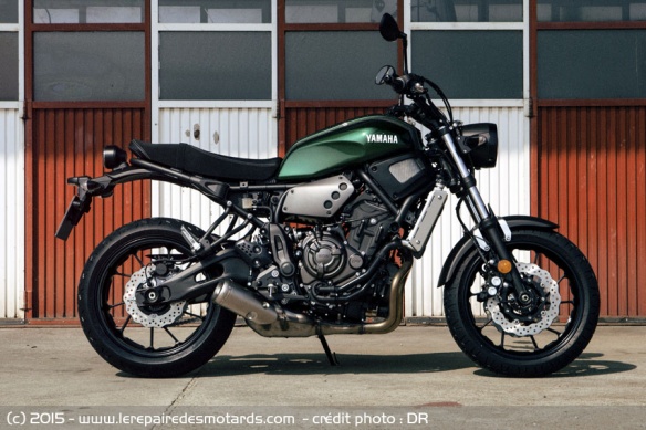 Yamaha XSR700 statique