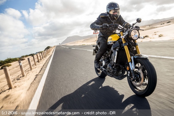 Yamaha XSR 900 sur route