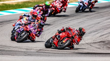 Retour en images sur le Grand Prix MotoGP de Malaisie marqu par de nombreuses chutes, des duels et la victoire au bout du suspens de Francesco Bagnaia 