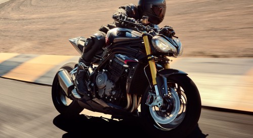 Triumph fait voluer le roadster Speed Triple 1200 RS vers Euro 5+ avec plus de puissance, des suspensions lectroniques hlins et plus de technologies 