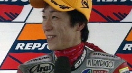 Retour sur le parcours de Kazuto Sakata, pilote japonais  l'closion tardive qui est parvenu  dcrocher deux titres mondiaux en Grands Prix 