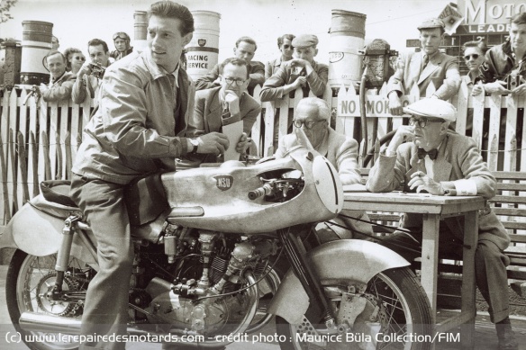 Bill Lomas sur une NSU 250 en 1952