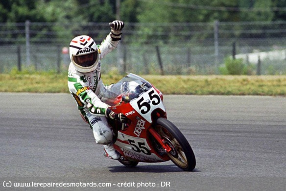 Manuel Herreros sur sa Derbi 80