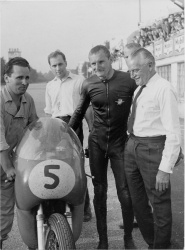 Mike Hailwood (photo : MV Agusta)