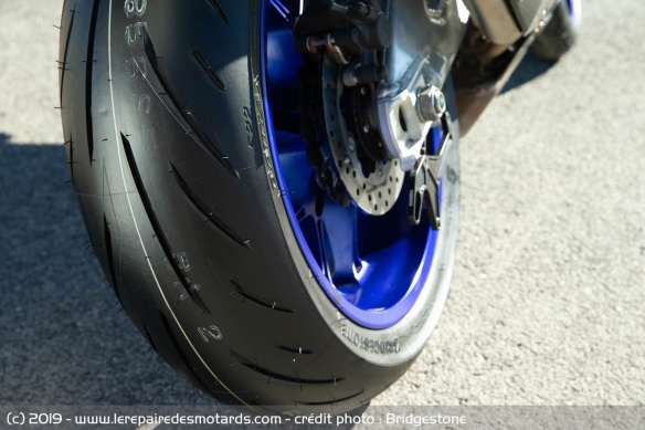 Essai du pneu Bridgestone Battlax Hypersport S22