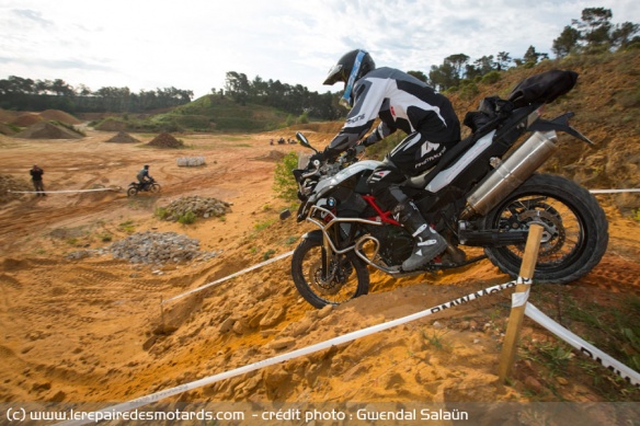 GS Trophy dans le sable