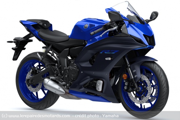 Yamaha R7