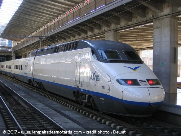 Un train espagnol, avec une bonne tête de TGV... 