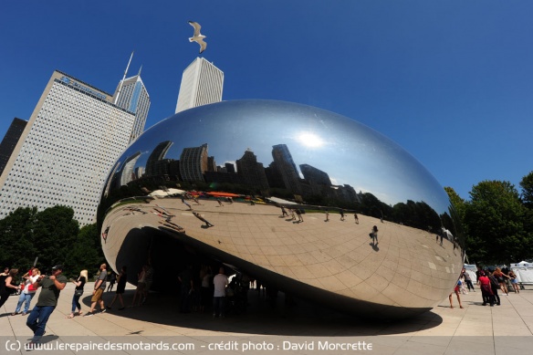 Cloud Gate plaza