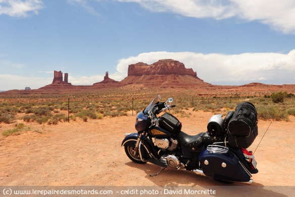 Indian à Monument valley