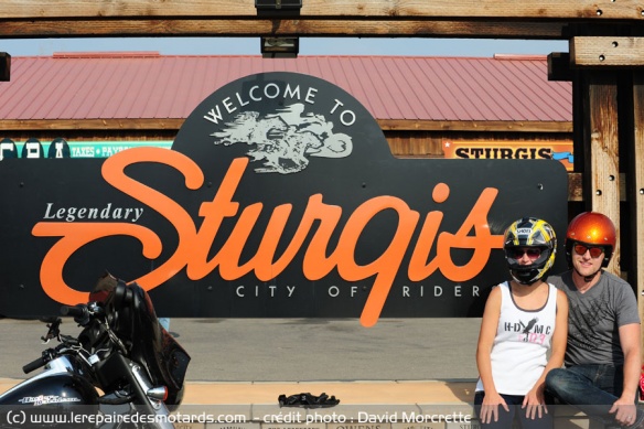 Photo souvenir obligatoire devant la parcarte d'arrivée dans la ville de Sturgis