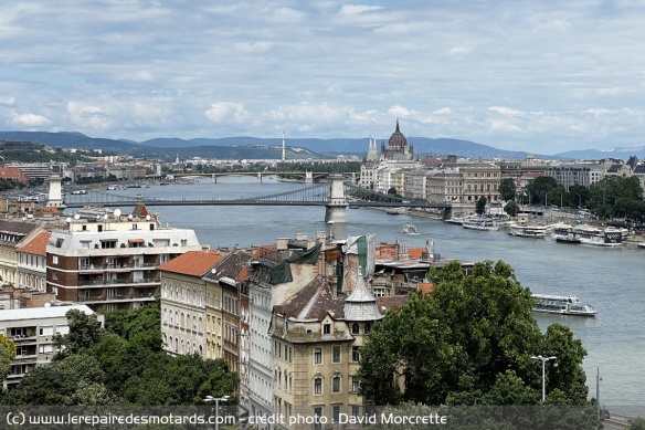 Le Danube sépare les quartiers de Buda et de Pest