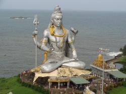 Statut du dieu hindou Shiva à Murdeshwara